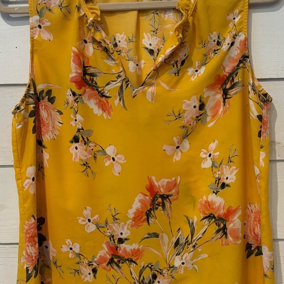 Rose & Olive Yellow Sleeveless Blouse with Floral Design - Picture 12 of 13